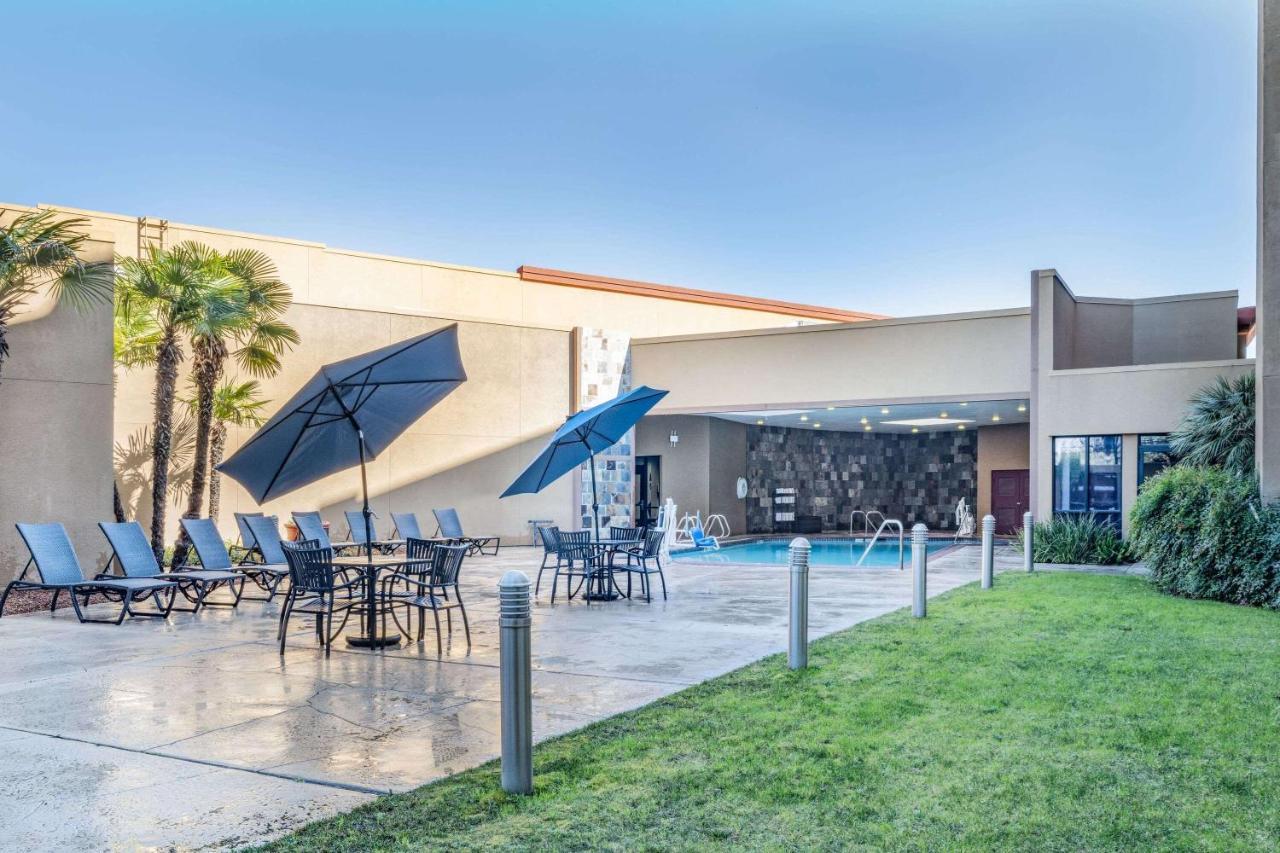 מלון Carmichael Wyndham Sacramento מראה חיצוני תמונה
